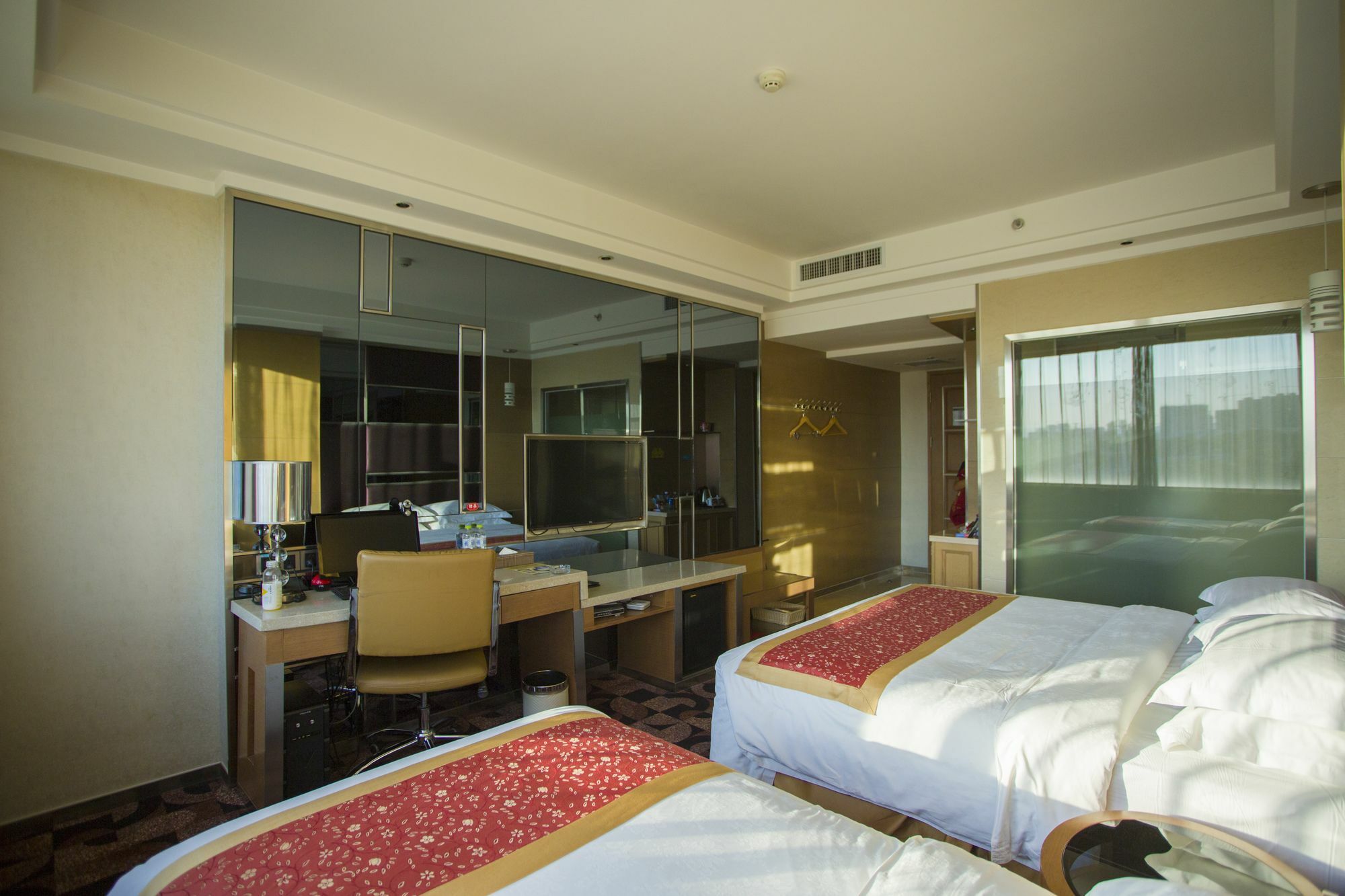 Fuke Jirui Hotel Urumqi Bagian luar foto